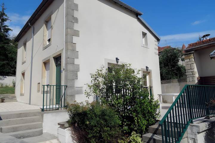 Gîte pour 7 personnes, avec Terrasse et Jardin