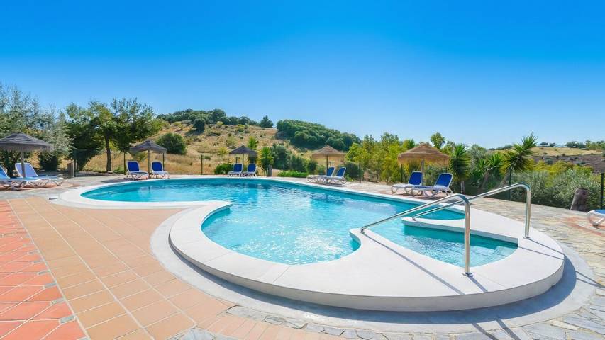 Casa rural para 4 personas, con piscina y balcón/terraza en Viñuela - 2