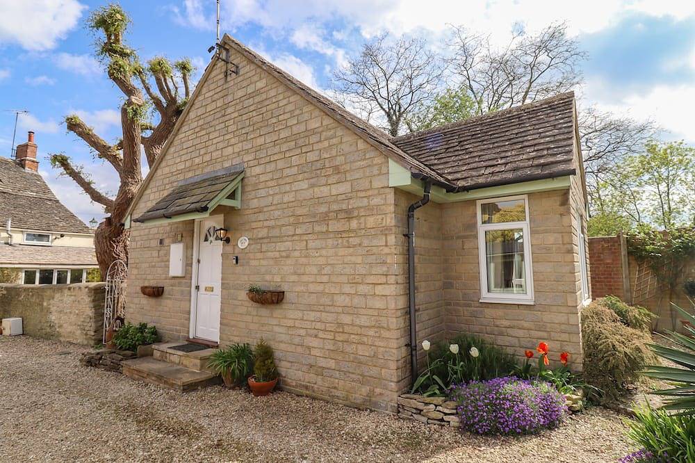 Glamping for 2 People in Cricklade, Wiltshire