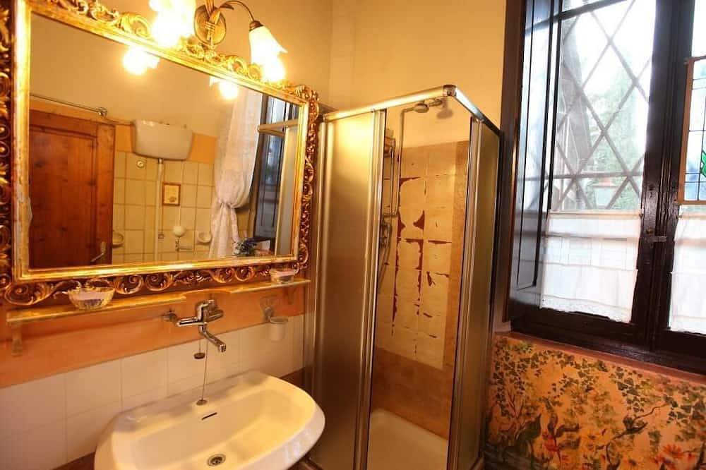 Macinella Friendly and Artistic apartment \"Sunflower 1\" in San Gimignano, Siena Province