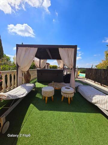 Chambre d’hôte pour 2 personnes, avec jacuzzi et sauna ainsi que jardin et piscine à Lançon-Provence