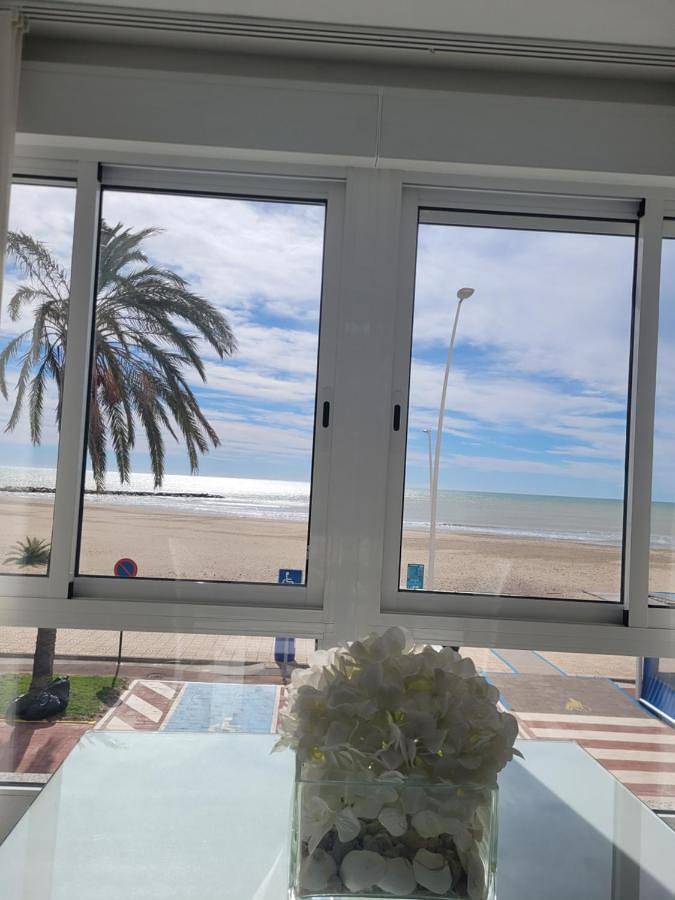 Gîte pour 5 personnes, avec piscine et vue sur le lac ainsi que vue et balcon à Torreblanca