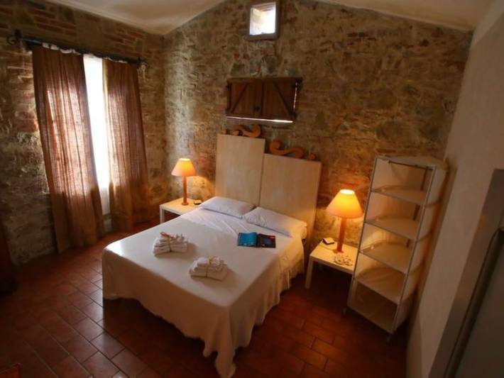 Entire apartment, In Castiglione Del Lago mit Garten, Grill und Terrasse in Castiglione del Lago, Lake Trasimeno