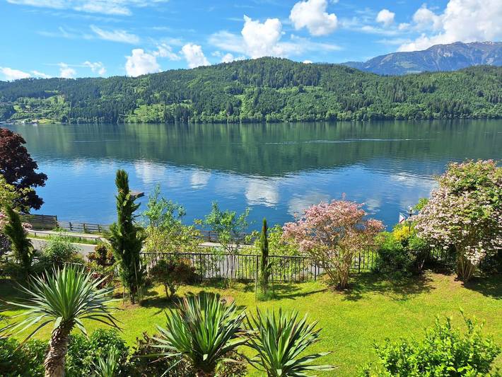 Pension voor 4 personen, with Balkon and Terras as well as Tuin and Uitzicht op het meer in Millstatt