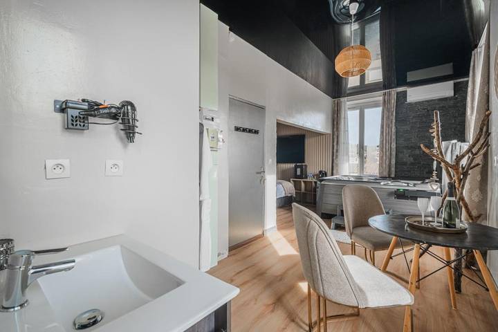 Gîte pour 2 personnes, avec jacuzzi à Charavines - 4