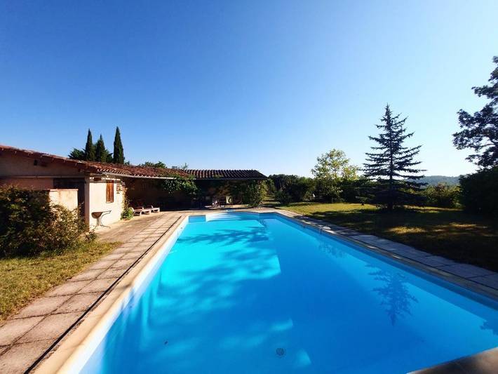 Maison de vacances pour 4 personnes, avec Terrasse ainsi que Jardin et Piscine