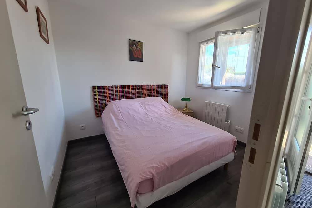 3 Star Chalet Refurbished in 2014 with Private Garden located in Canouville in Canouville, Région de Dieppe