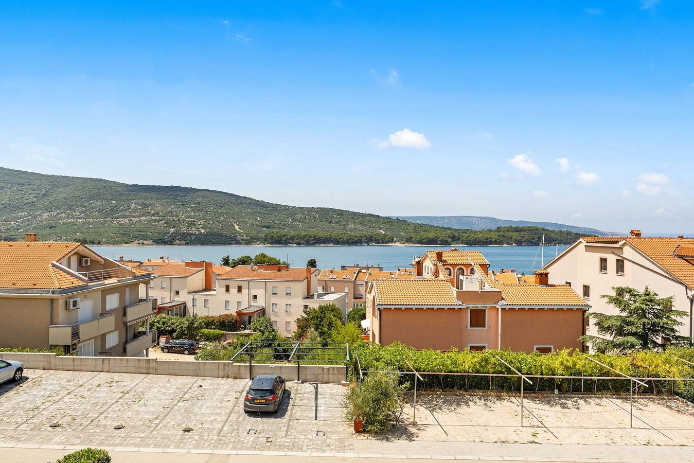 Ganze Wohnung, Apartment Paula with Sea View in Cres Stadt, Cres