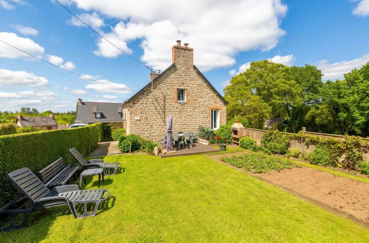 Komfortables Haus in Rostrenen mit Garten und Kamin in Rostrenen, Guingamp Region