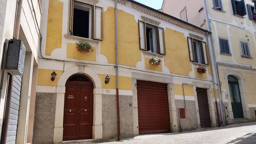 Casa vacanza per 6 persone, con Terrazza e Giardino nonché Panorama a Agnone Isernia