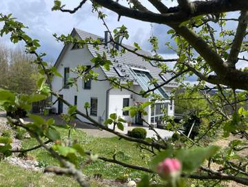 Ferienwohnung für 8 Personen, mit Garten und Sauna sowie Ausblick in der Fränkische Schweiz
