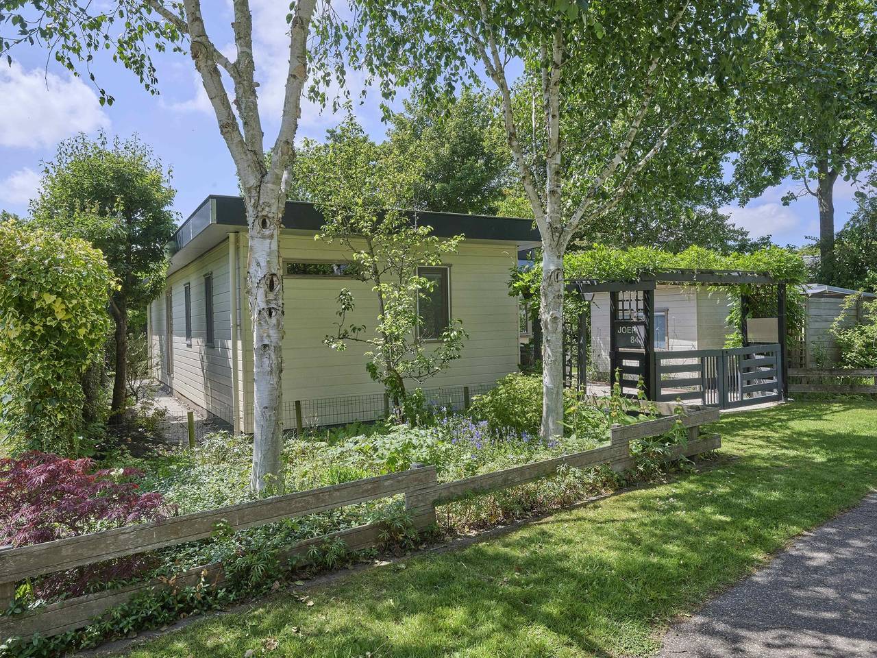 Ferienhaus mit großem Garten in Strandnähe
 in Goedereede, Goeree-Overflakkee