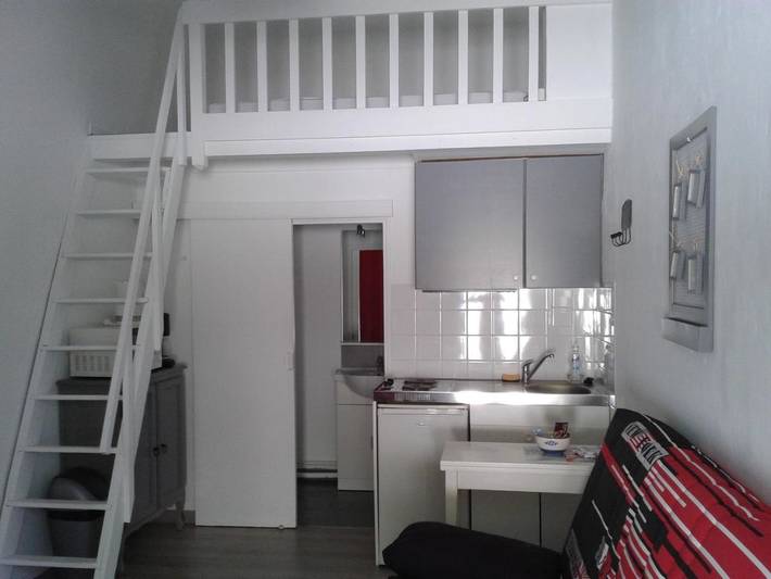 Gîte pour 2 personnes, avec terrasse ainsi que piscine et jardin à Saint-Paul-en-Forêt