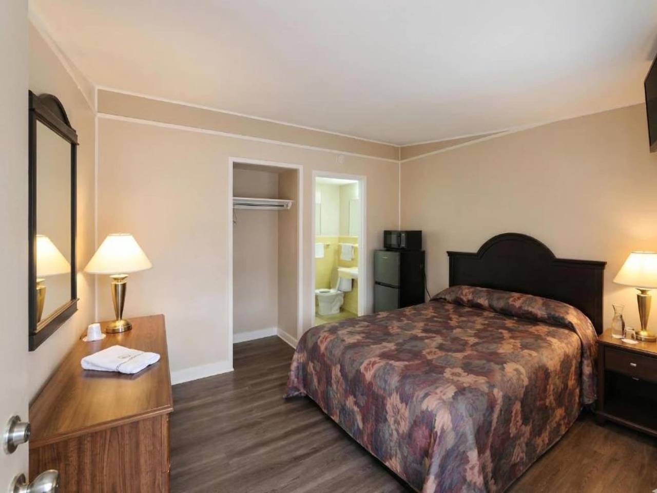 Entire apartment, 1 Queen Bed,2 Full Bed|Smk in Mobile (AL), Mobile Bay