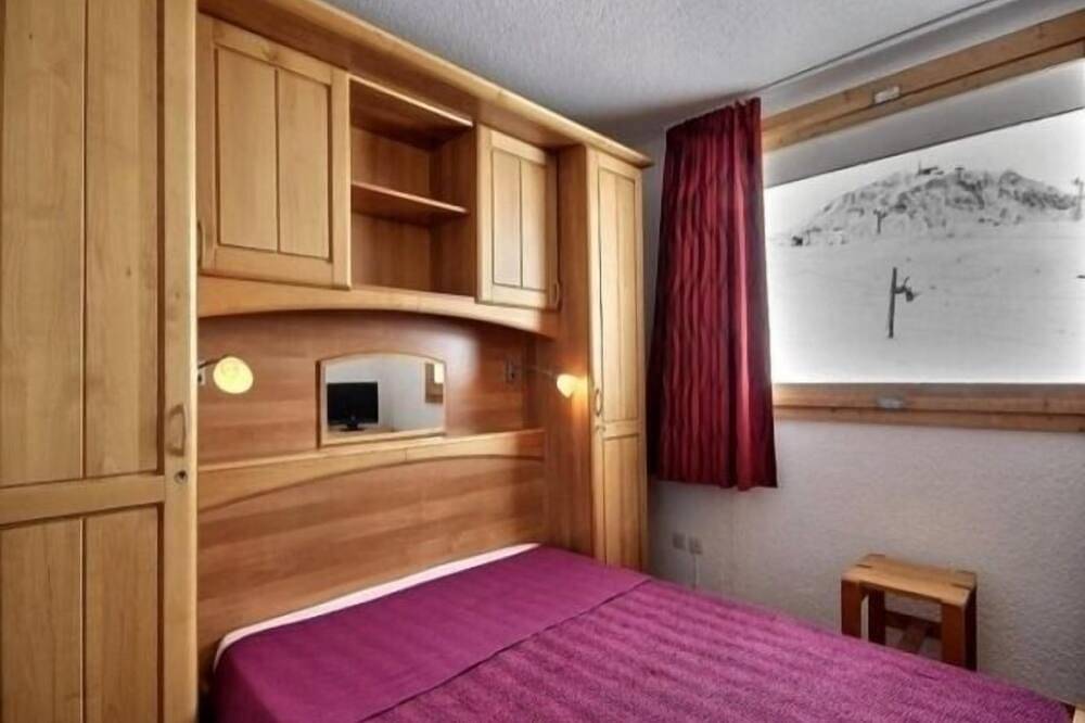 Entire apartment, 3-Bedroom, 3-Bath Apartment in Residence Le Plein Soleil, Ski-in/Ski-out, La Plagne Tarentaise in Plagne Villages, La Plagne-Tarentaise