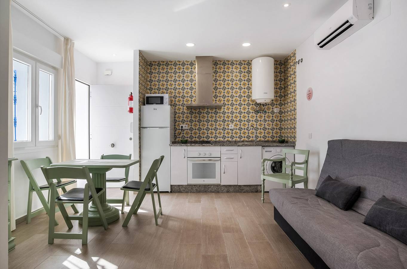 Appartement entier, Appartement "Casa de 10 - 5I" avec vue sur les montagnes, piscine partagée et Wi-Fi. in Vejer de la Frontera, Costa de la Luz