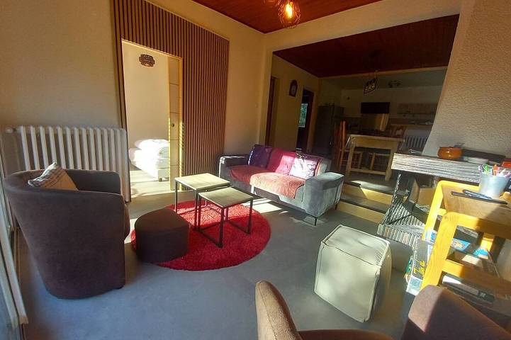 Location de vacances pour 7 personnes, avec terrasse et jardin, animaux acceptés dans Le Lioran