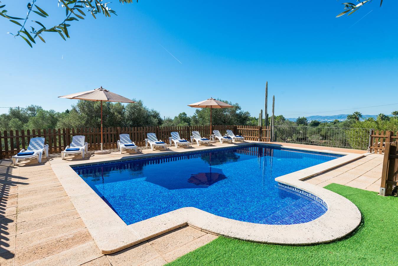 Can Valero for 12 people in Palma with Swimming pool in S'Aranjassa, Palma