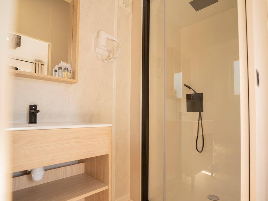 Damona Lodges - Lodge 4 personen - Lodge Ethnique (zonder spa) 1 slaapkamer + slaapbank woonkamer, foto 8