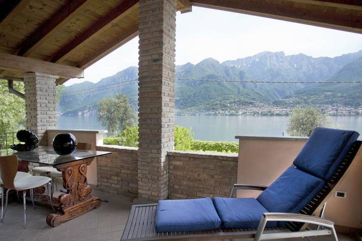 Ferienwohnung für 2 Personen, mit Ausblick und Seeblick sowie Garten