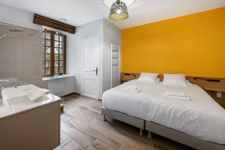 Chambre d’hôte pour 2 personnes, avec Jardin en Bourgogne