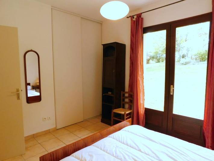 Gîte pour 6 personnes, avec terrasse, animaux acceptés dans Lac d'Uby - 2