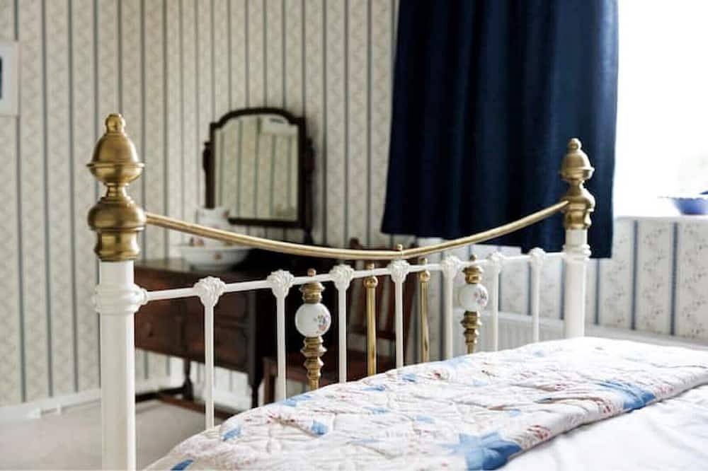 Authentic thatched cottage in the heart of Irelands ancient East. in County Tipperary