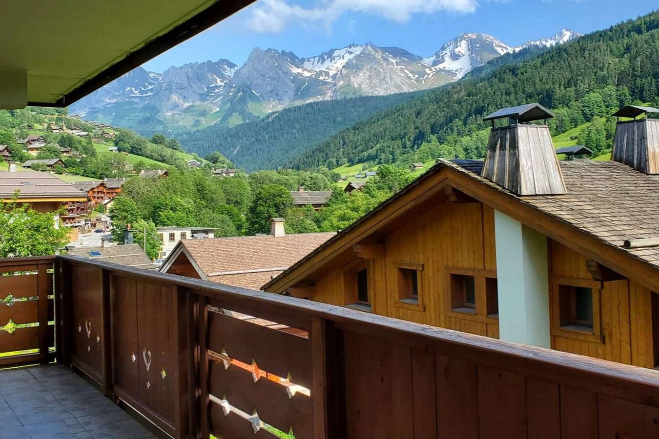 Entire holiday apartment, Comfortable and Perfect Location: Slopes and Heart of the Village in Le Grand-Bornand, Annecy region