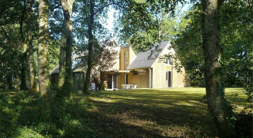 Gîte pour 6 personnes, avec terrasse et jardin, animaux acceptés