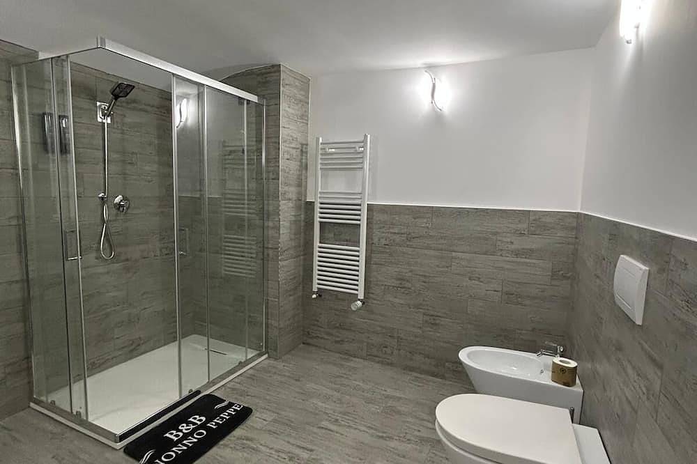 Double room with en suite bathroom and terrace with view in Spoltore, Costa Adriatica Abruzzo