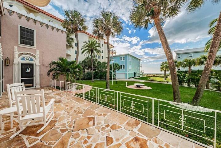 Vacation house for 12 people, with yard and balcony, with pets in Clearwater