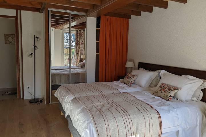 Gîte pour 8 personnes, avec piscine et terrasse, animaux acceptés à Llo - 4