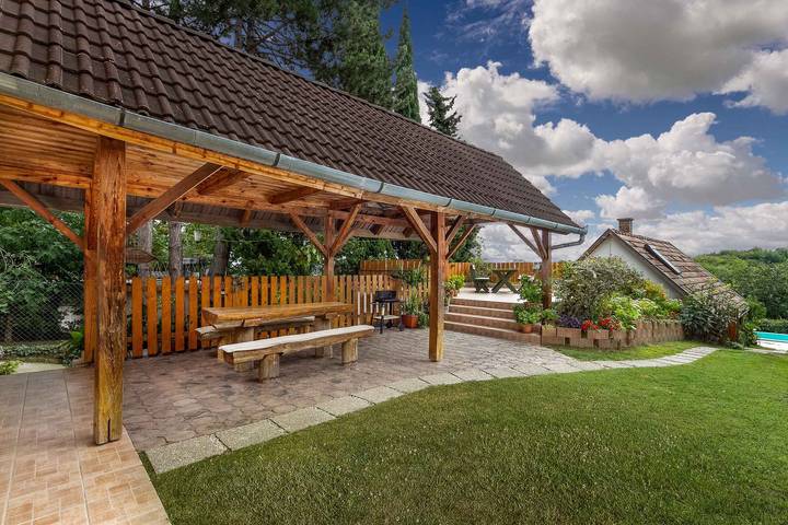 Ferienhaus mit Pool, Wlan, Geschirrspüler in Fonjod, Plattensee Südufer