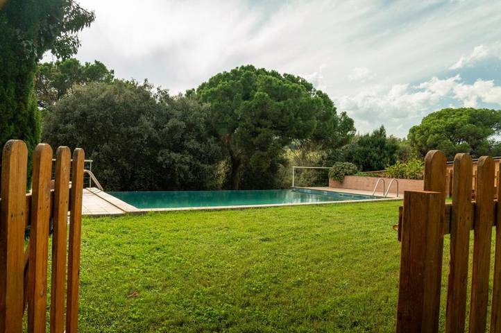 Casa de vacaciones para 16 personas, con vistas y terraza además de jardín y piscina, Se admiten mascotas en Valles Oriental - 4