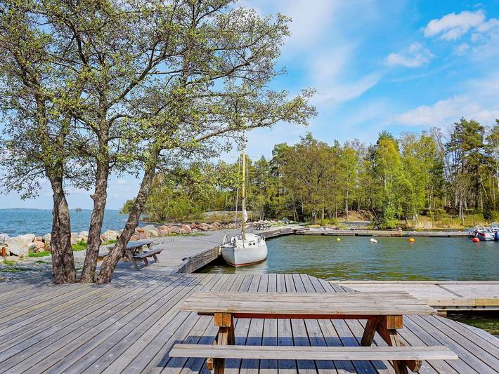 Fridfull havsretreat i Adelso in Adelsö, Mälaren