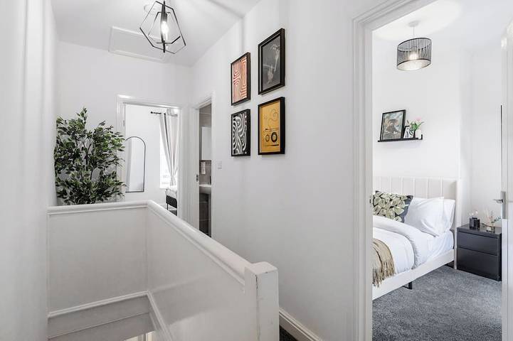 Modern 4bedroom City Home Near Lfc in Liverpool, Merseyside
