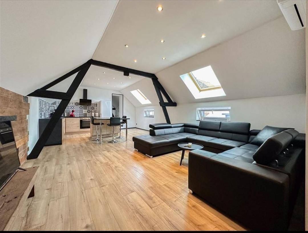 One-Bedroom Apartment with Spa Bath in Quiévrechain, Région de Valenciennes
