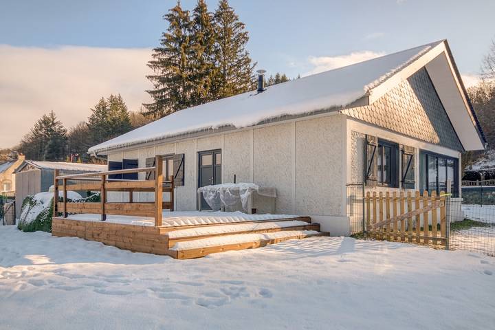 Maison de vacances pour 6 personnes, avec Terrasse et Jardin dans Office de Tourisme du Cézallier