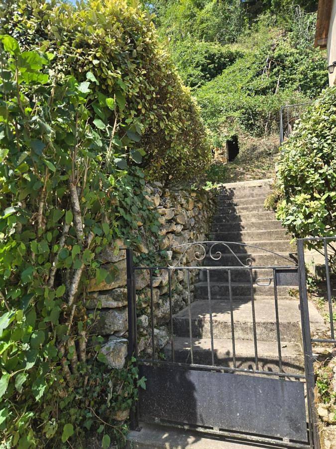Location de vacances pour 4 personnes, avec Terrasse ainsi que Jardin et Vue à Bayac - 2