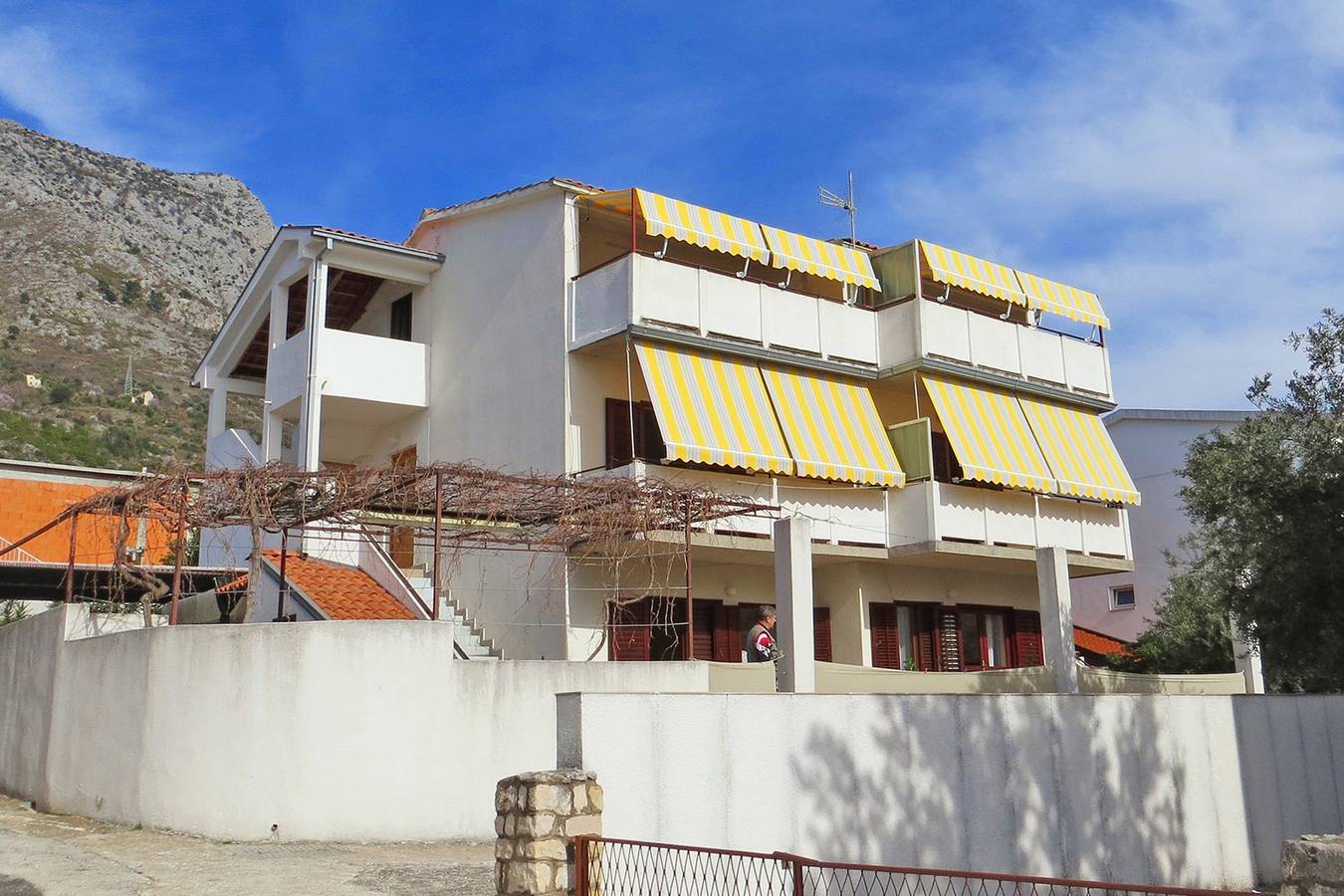 Ganze Wohnung, 2-Zimmer-Ferienwohnung mit Terrasse und Meerblick Podaca, Makarska A-2621-a in Podaca, Makarska Riviera