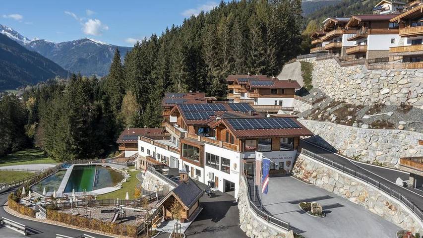 Chalet für 6 Personen, mit Sauna und Terrasse sowie Pool in Neukirchen am Großvenediger
