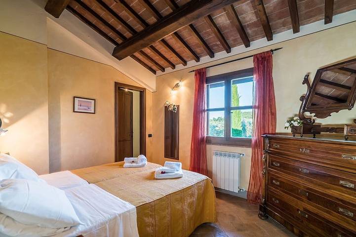 Splendida villa indipendente con WIFI, piscina privata, A/C, vasca idromassaggio, TV, balcone in Montaione, Firenze province