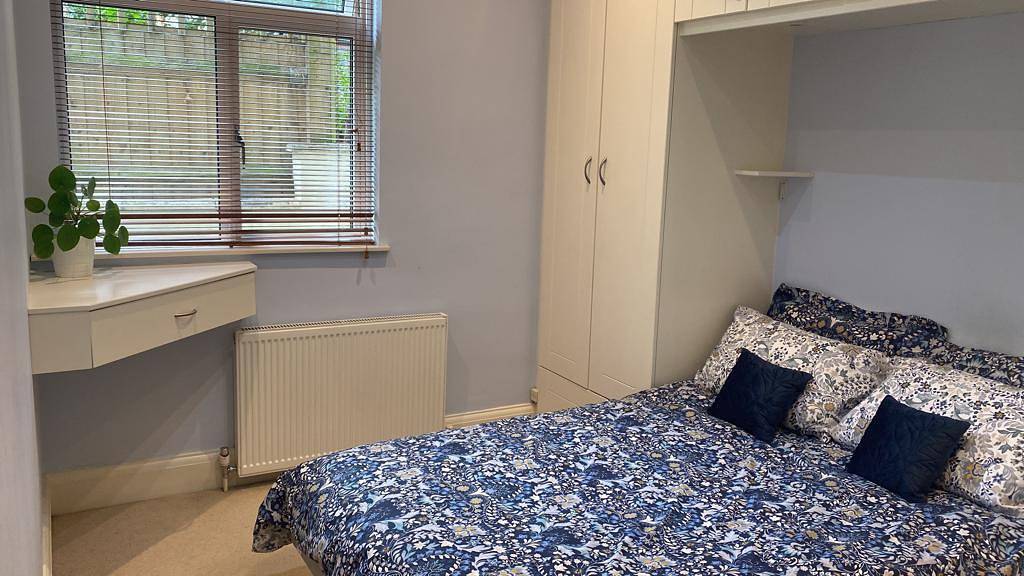 Entire holiday apartment, Light 1-bed - London N8 - free parking - fast Wifi in Haringey, London