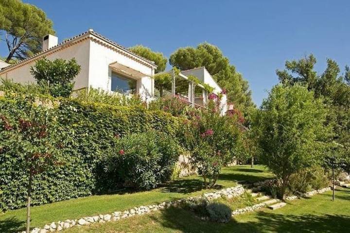 Superbe villa avec vue, entre Aix en Provence et Luberon in Rognes, Région d'Aix-en-Provence