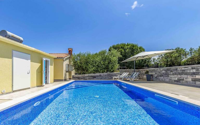Villa für 5 Personen, mit Garten und Pool sowie Terrasse, kinderfreundlich - 1