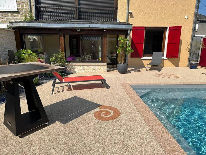 Gîte pour 2 personnes, avec jardin ainsi que piscine et terrasse à Brive-la-Gaillarde - 4