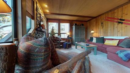 Vacation Apartment for 7 Guests in Mammoth Lakes, Mammoth Mountain, Picture 1