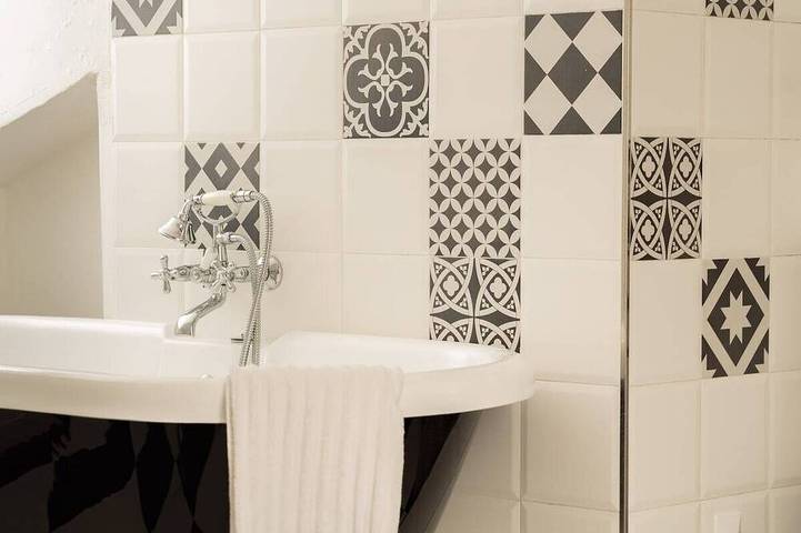 Gîte pour 4 personnes, avec jacuzzi dans Cinema Le Studio Bastia - 4