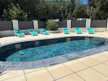 Gîte pour 6 personnes, avec jardin ainsi que jacuzzi et piscine à Néoules