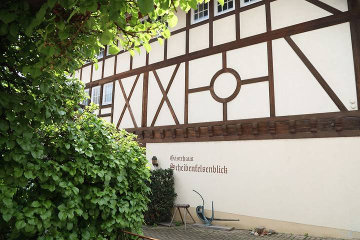 Hotel Adler-Stube - Einzelzimmer mit Balkon, 16 qm in Untermünstertal, Münstertal